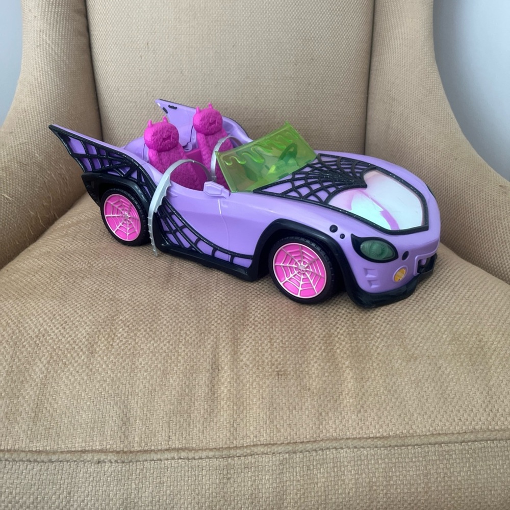 Monster High Purple and Pink Doll Car